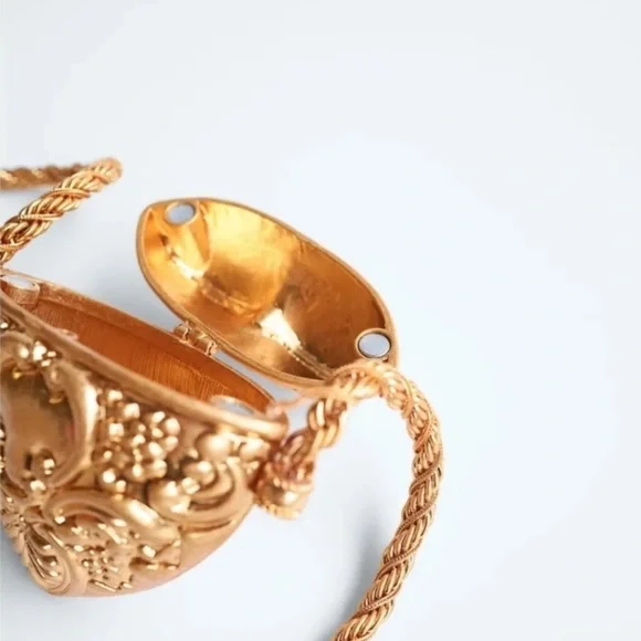 WEDDING Ultra rare Zara limited edition gold heart baroque Purse - Picture 5 of 11